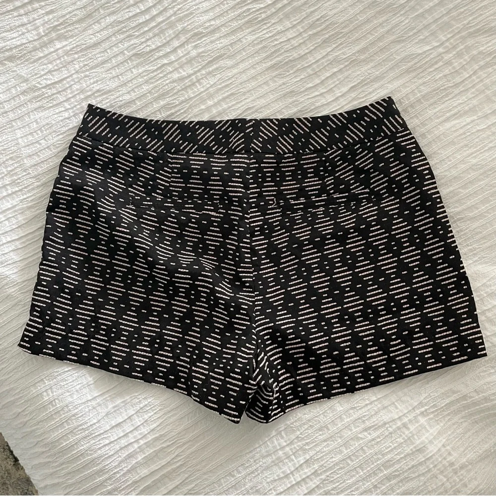 Patterned Shorts - Picture 3 of 5